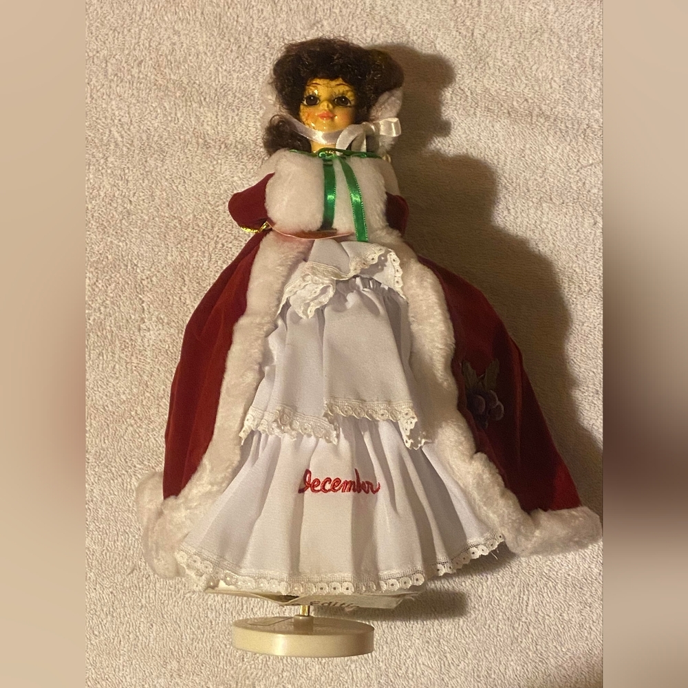 Vintage Brinn 1986 December Christmas Musical Doll